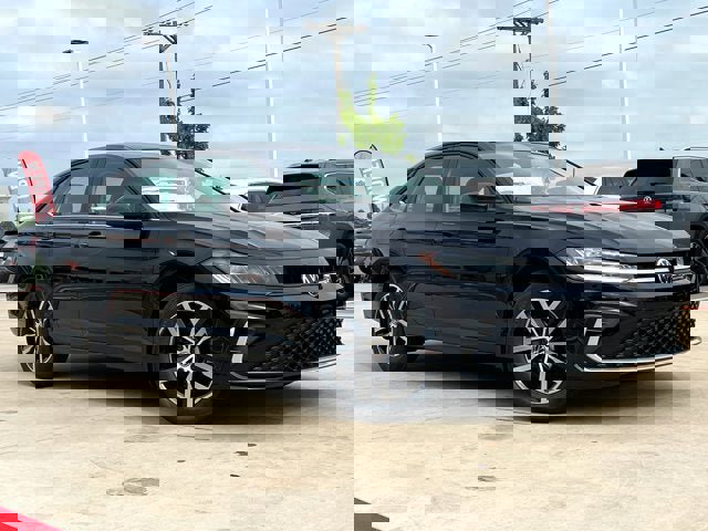 New 2025 Volkswagen Jetta SE image 5