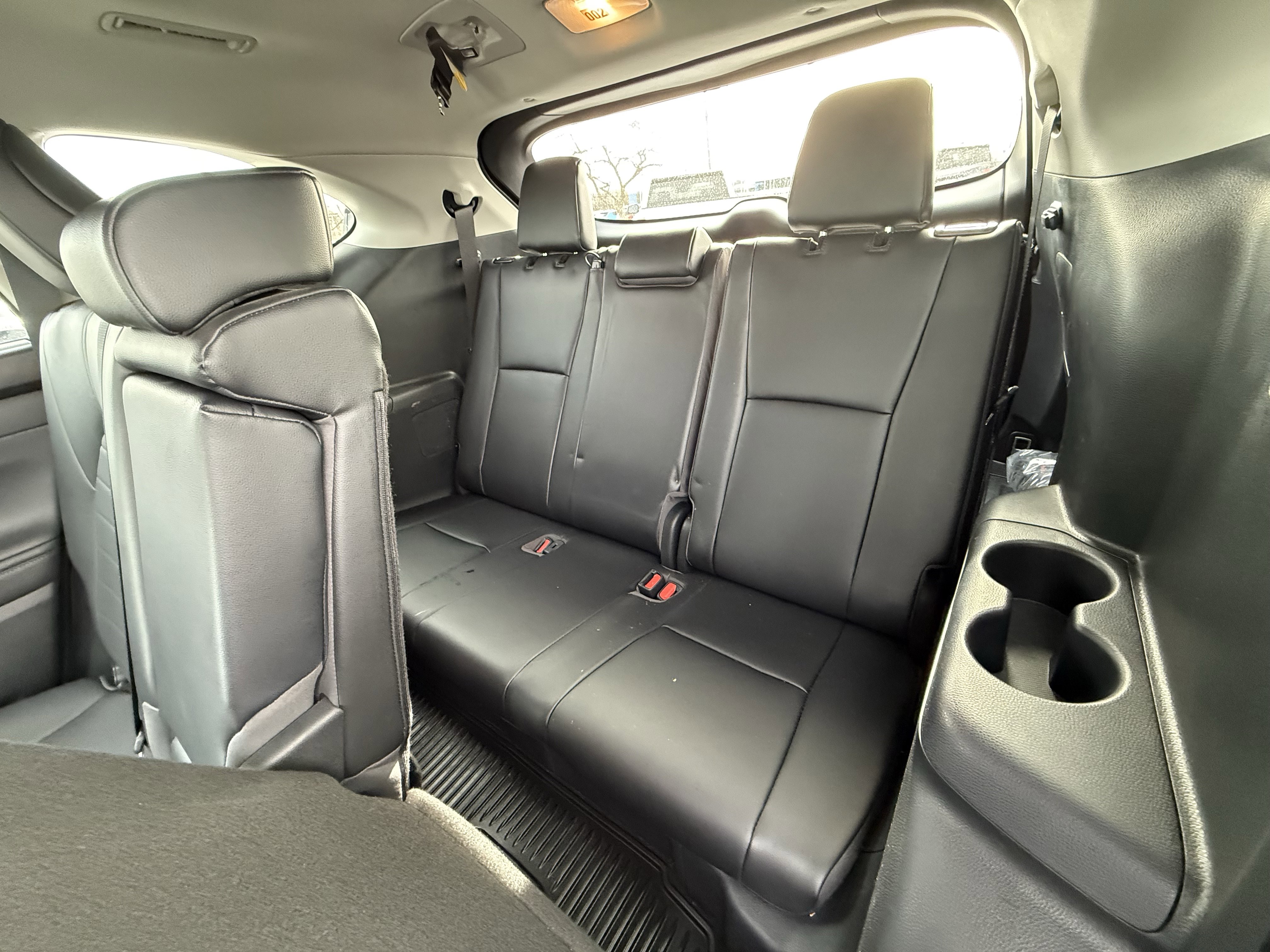 Used 2023 Toyota Highlander XLE image 17