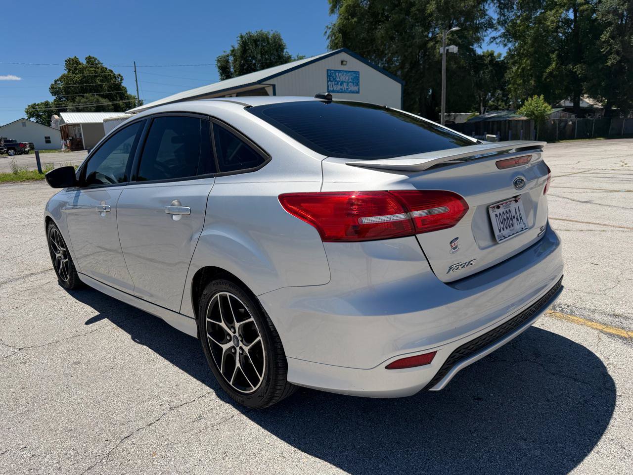 Used 2015 Ford Focus SE w/ SE Sport Package FWD image 4