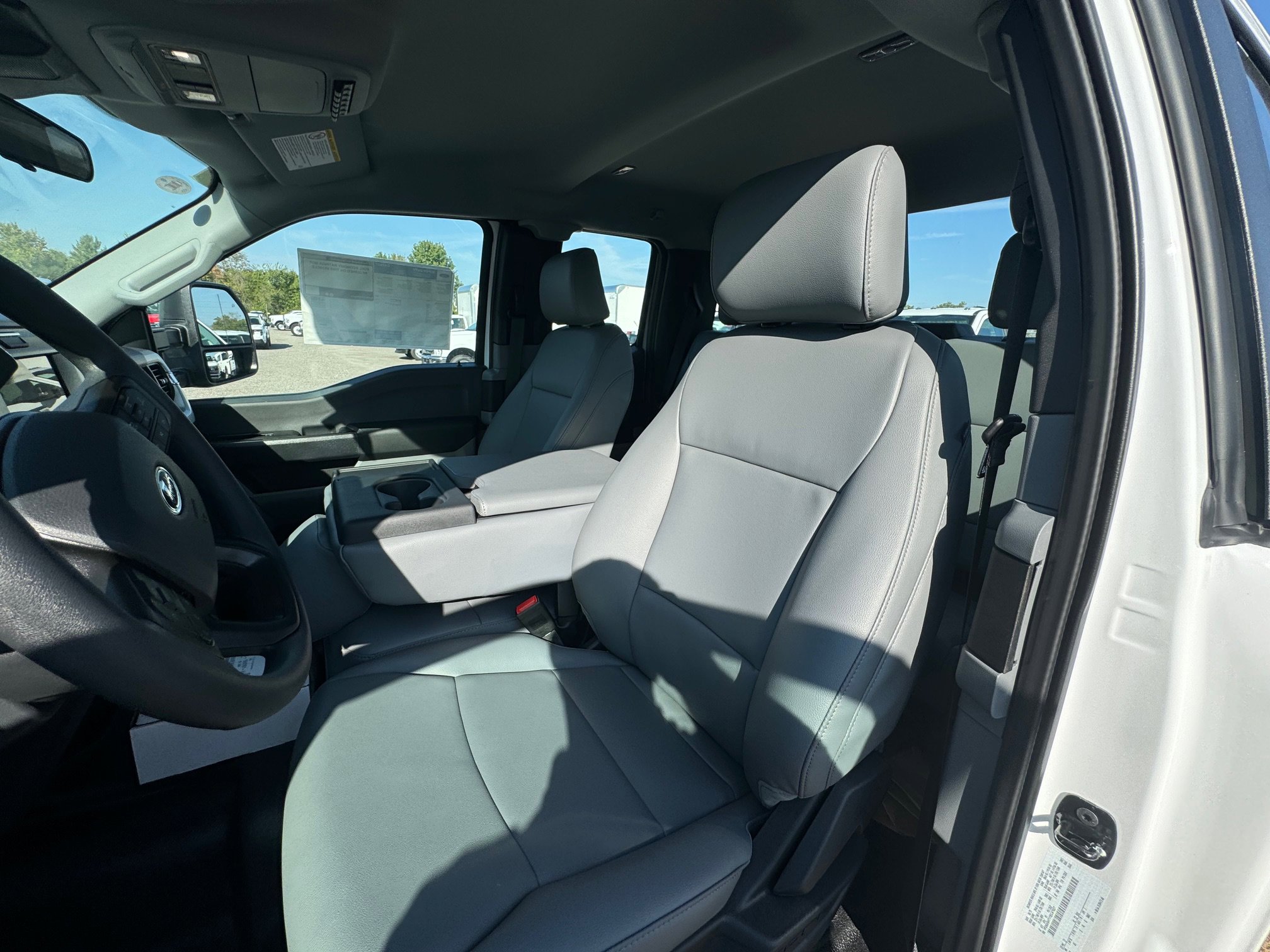 New 2026 Ford F550 4x4 Supercab Super Duty image 4