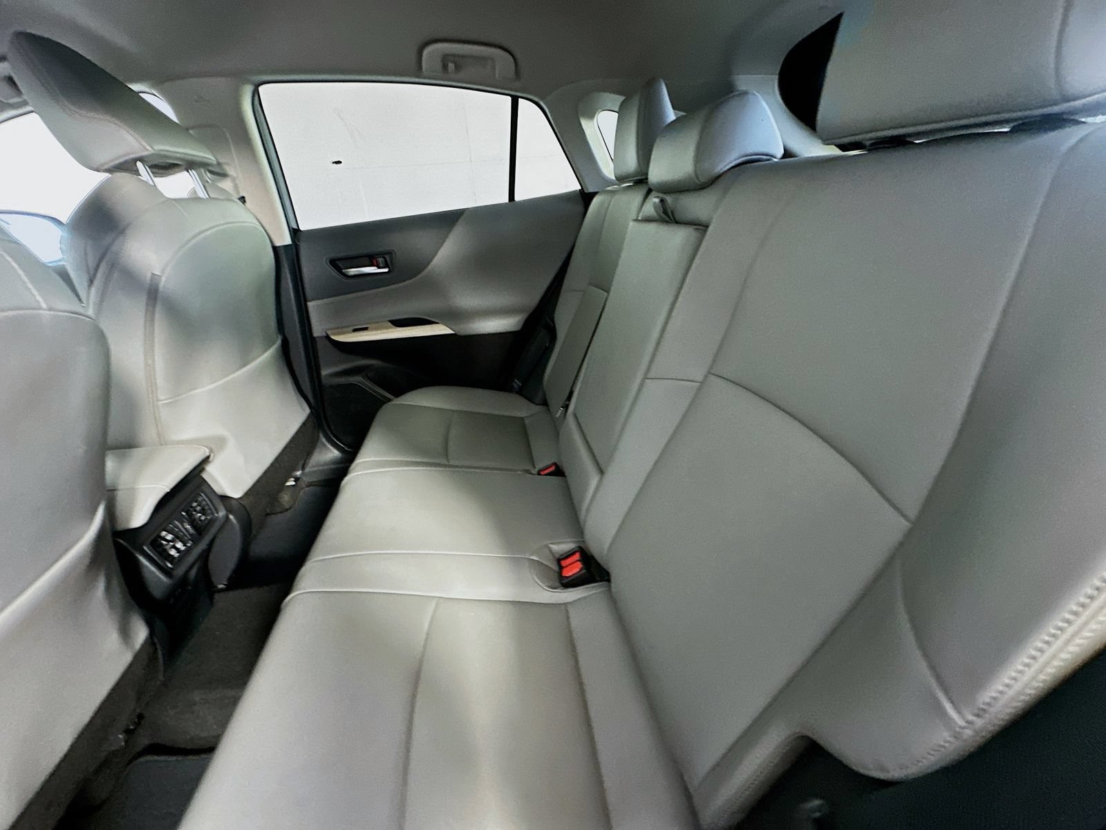 Used 2023 Toyota Venza XLE AWD/4WD image 23