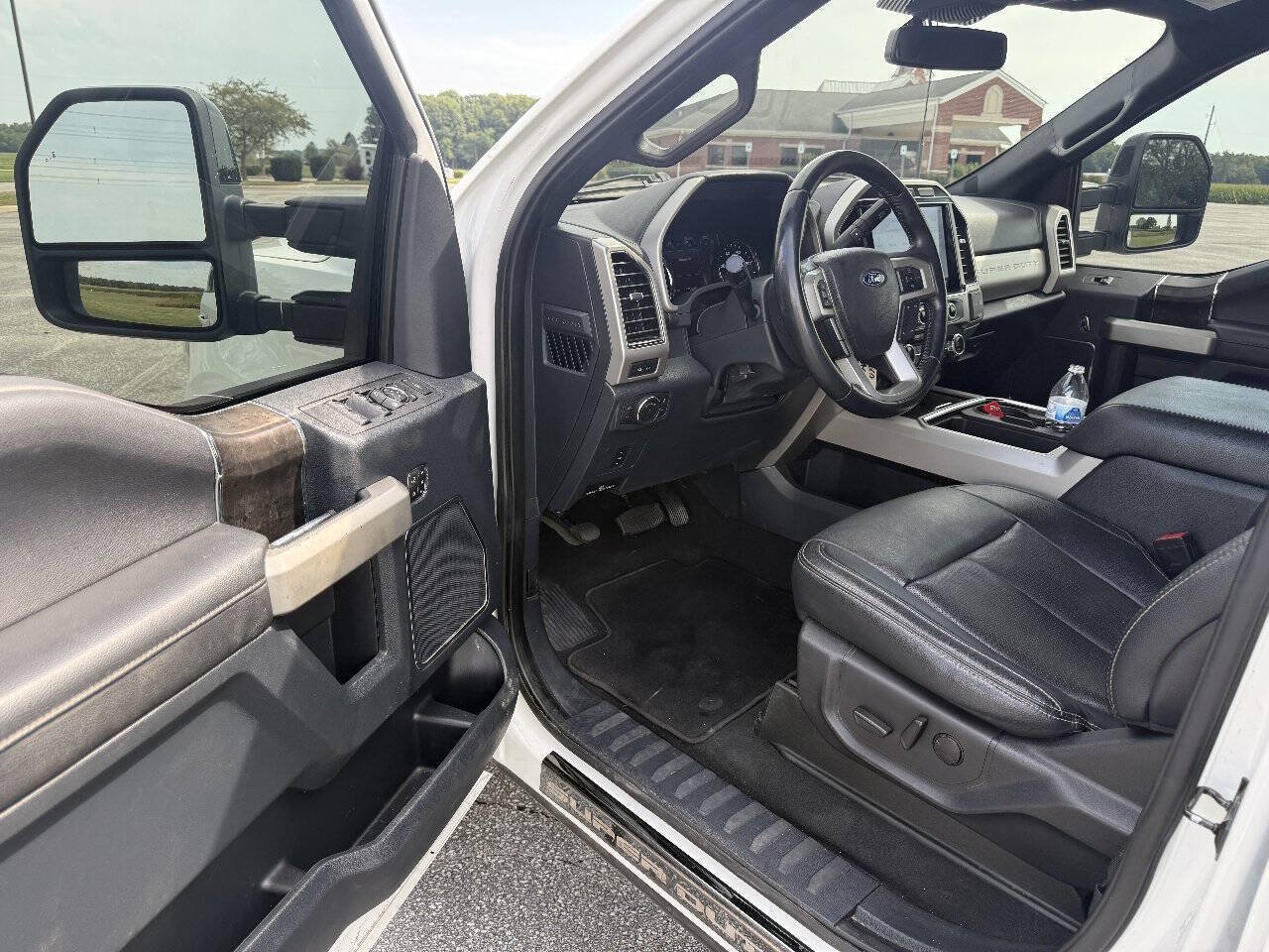 Used 2022 Ford F350 Lariat AWD/4WD image 14