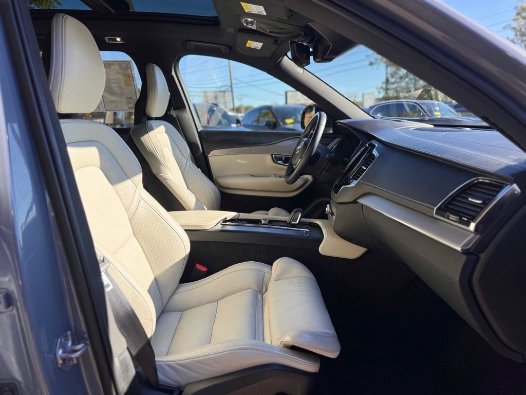 Used 2022 Volvo XC90 T8 R-Design w/ Advanced Package AWD/4WD image 30