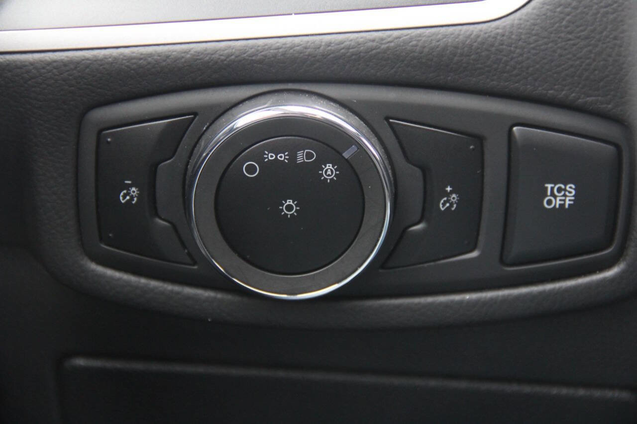 Certified 2024 Ford Edge SEL image 29