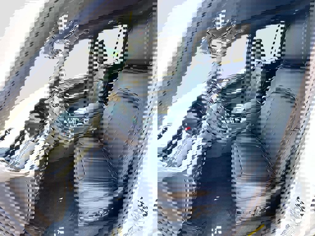 New 2025 Jeep Grand Cherokee Limited w/ Luxury Tech Group II image 24