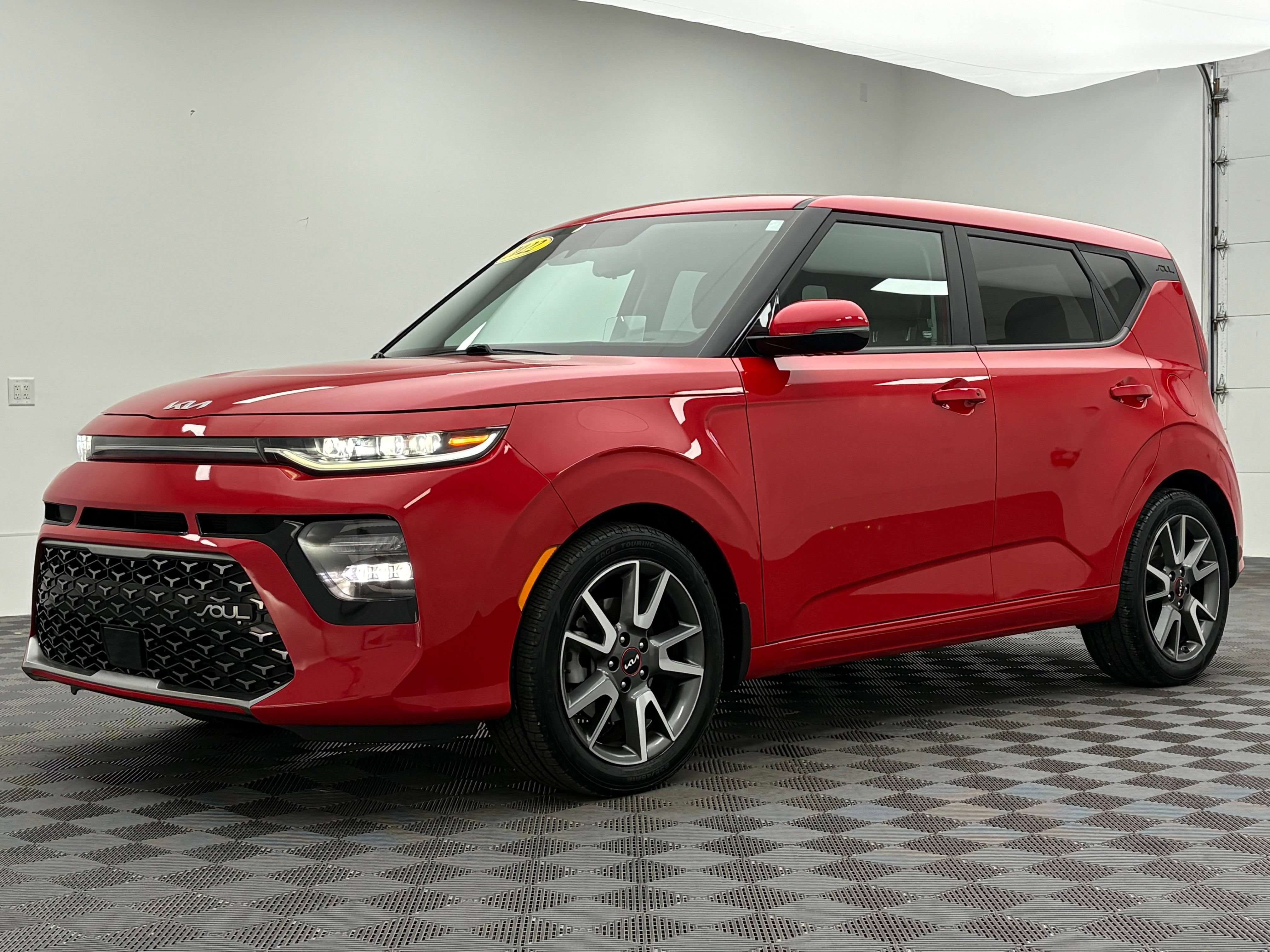 Used 2022 Kia Soul Turbo FWD video 2