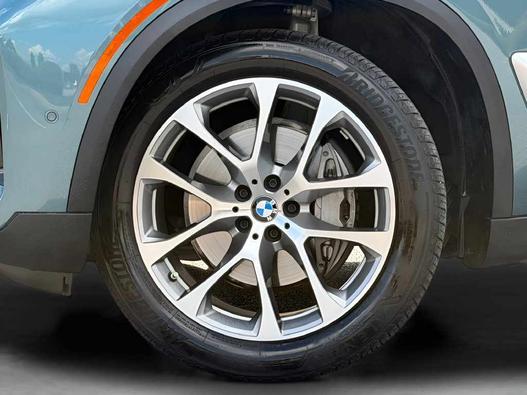 Certified 2024 BMW X5 xDrive40i w/ Premium Package AWD/4WD image 26