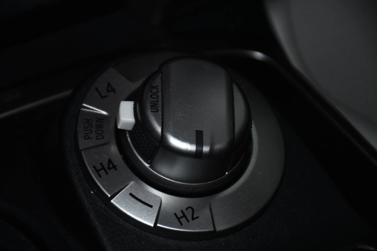 Used 2022 Toyota 4Runner SR5 Premium w/ Moonroof Package AWD/4WD image 39