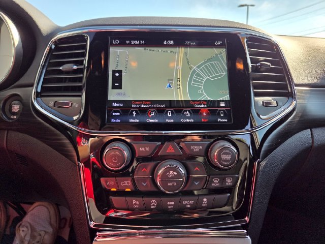 Used 2019 Jeep Grand Cherokee Altitude AWD/4WD image 10