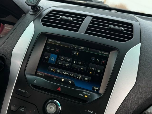 Used 2015 Ford Explorer XLT w/ Equipment Group 202A image 22