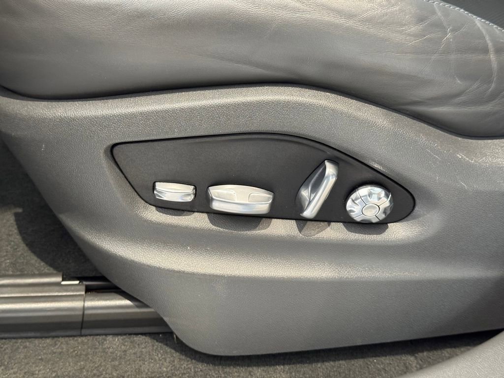 Certified 2019 Porsche Cayenne AWD/4WD image 33