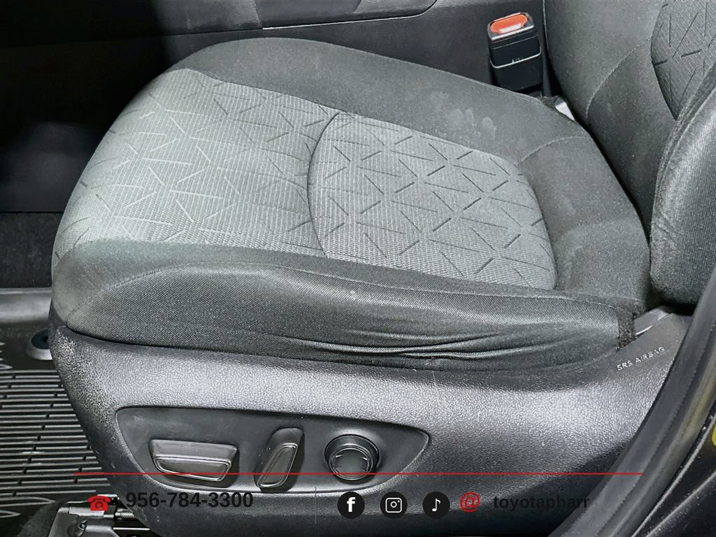 Used 2020 Toyota RAV4 XLE FWD image 17