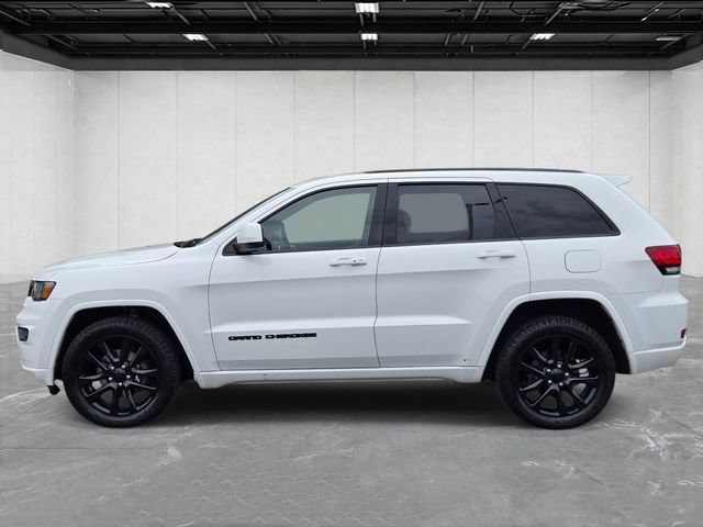 Used 2018 Jeep Grand Cherokee Altitude AWD/4WD image 2
