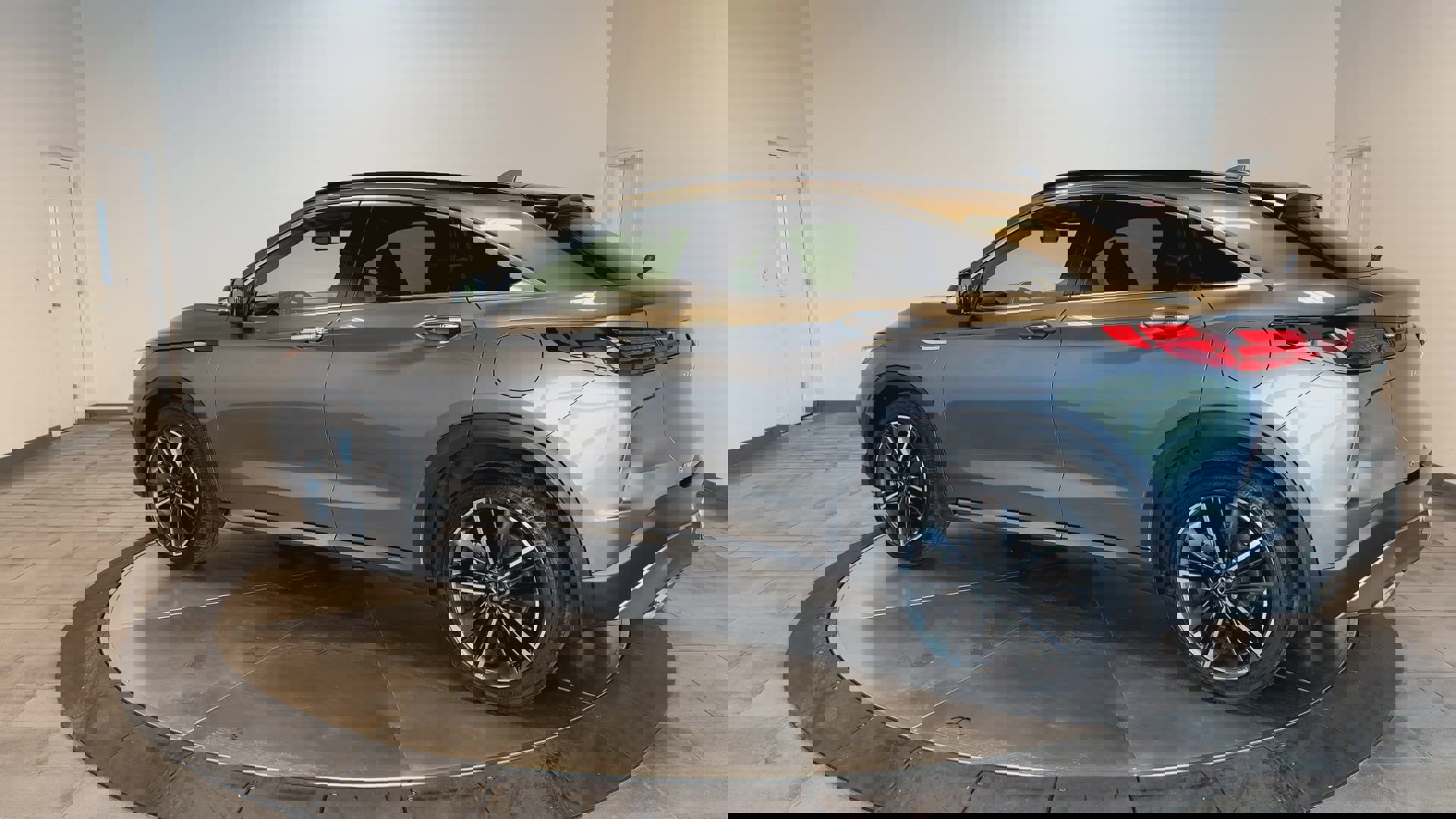 Certified 2025 INFINITI QX55 Luxe w/ Cargo Package image 6