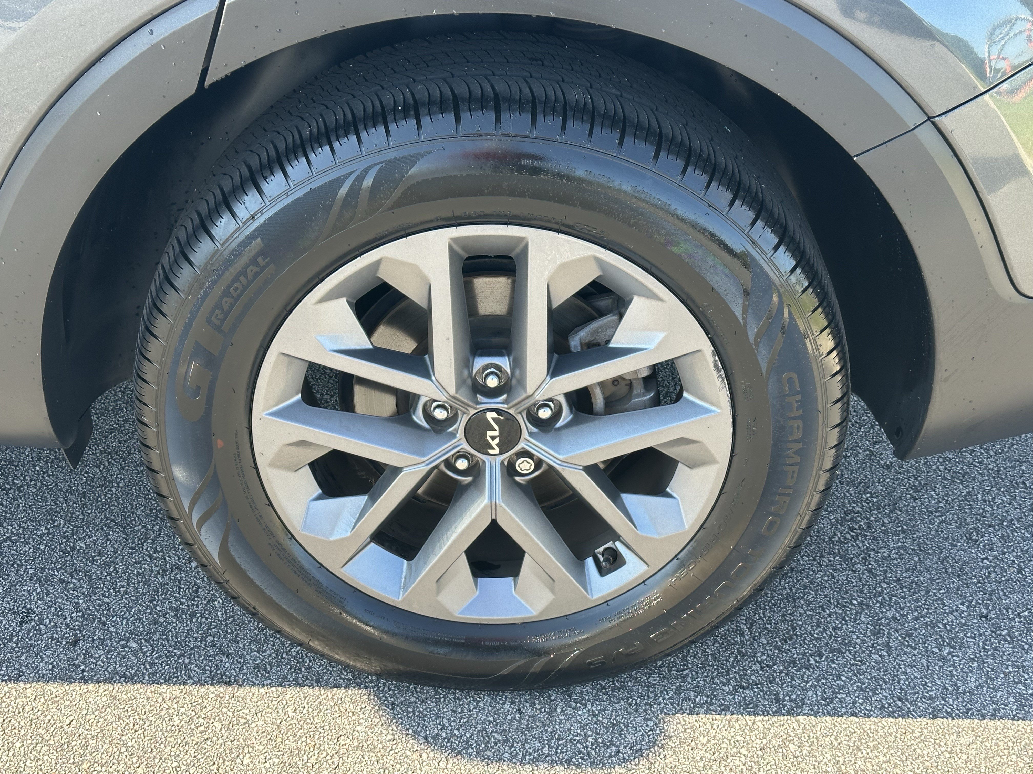 Used 2024 Kia Telluride LX FWD image 18