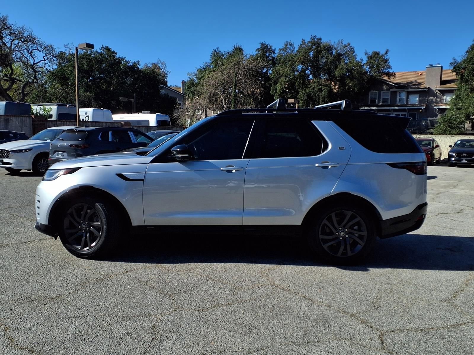 Used 2022 Land Rover Discovery S R-Dynamic image 3