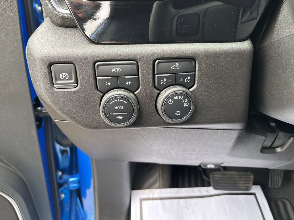 Used 2025 Chevrolet Silverado 1500 LT image 17