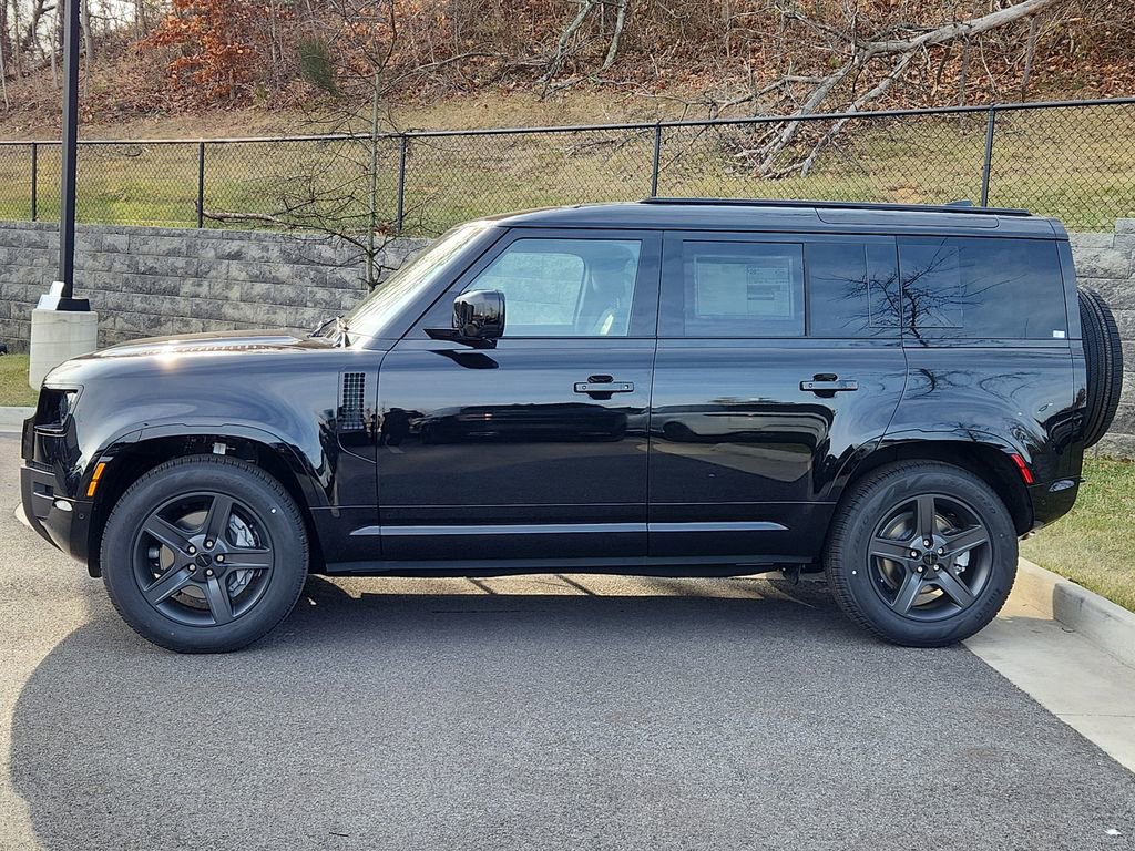 Used 2026 Land Rover Defender 110 X-Dynamic SE image 6