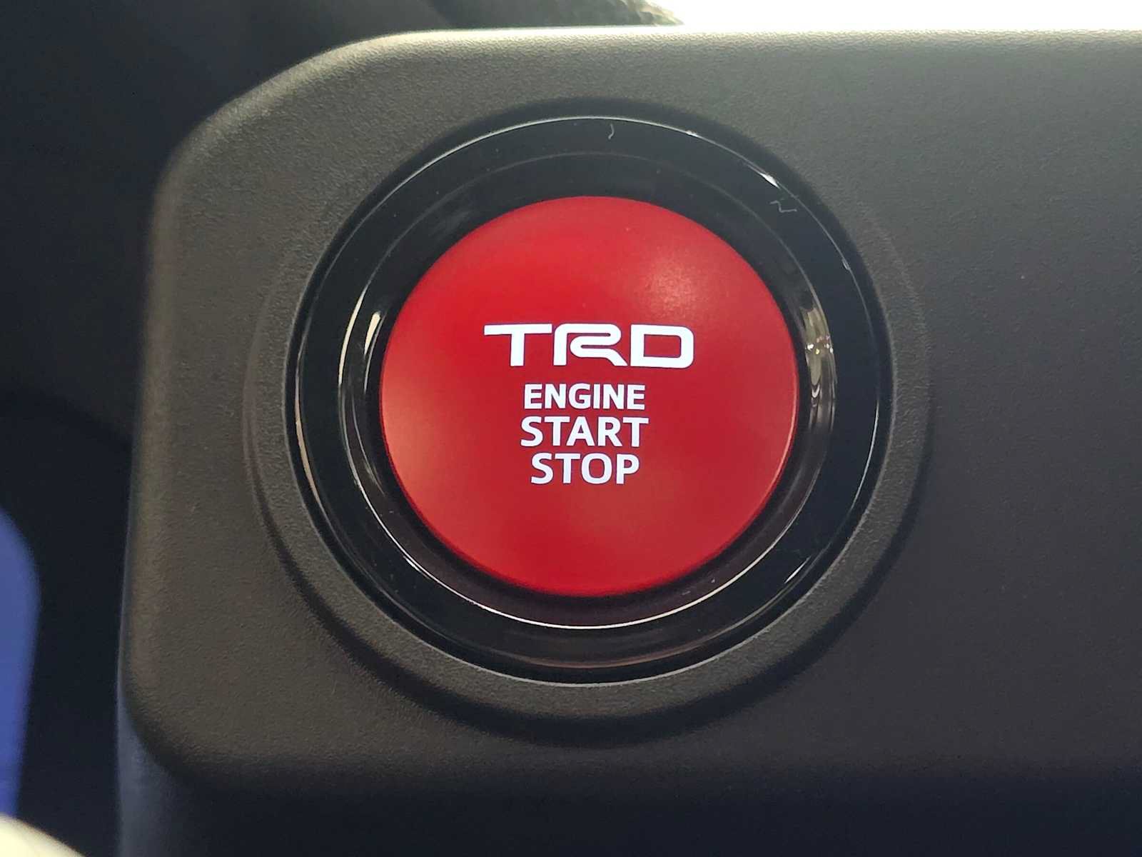 Certified 2025 Toyota Tacoma TRD Off-Road AWD/4WD image 19