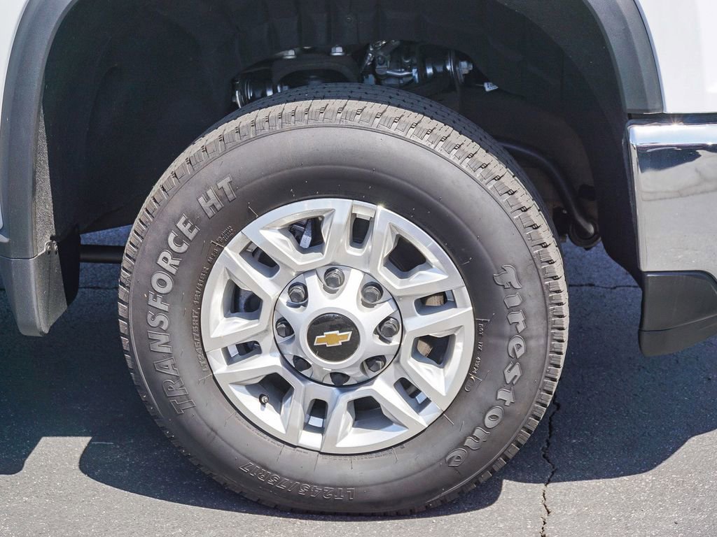 Used 2025 Chevrolet Silverado 2500 LT w/ Convenience Package image 9