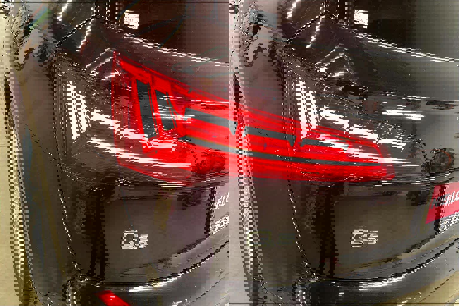 Used 2023 Audi Q5 e Prestige w/ Prestige Package image 30