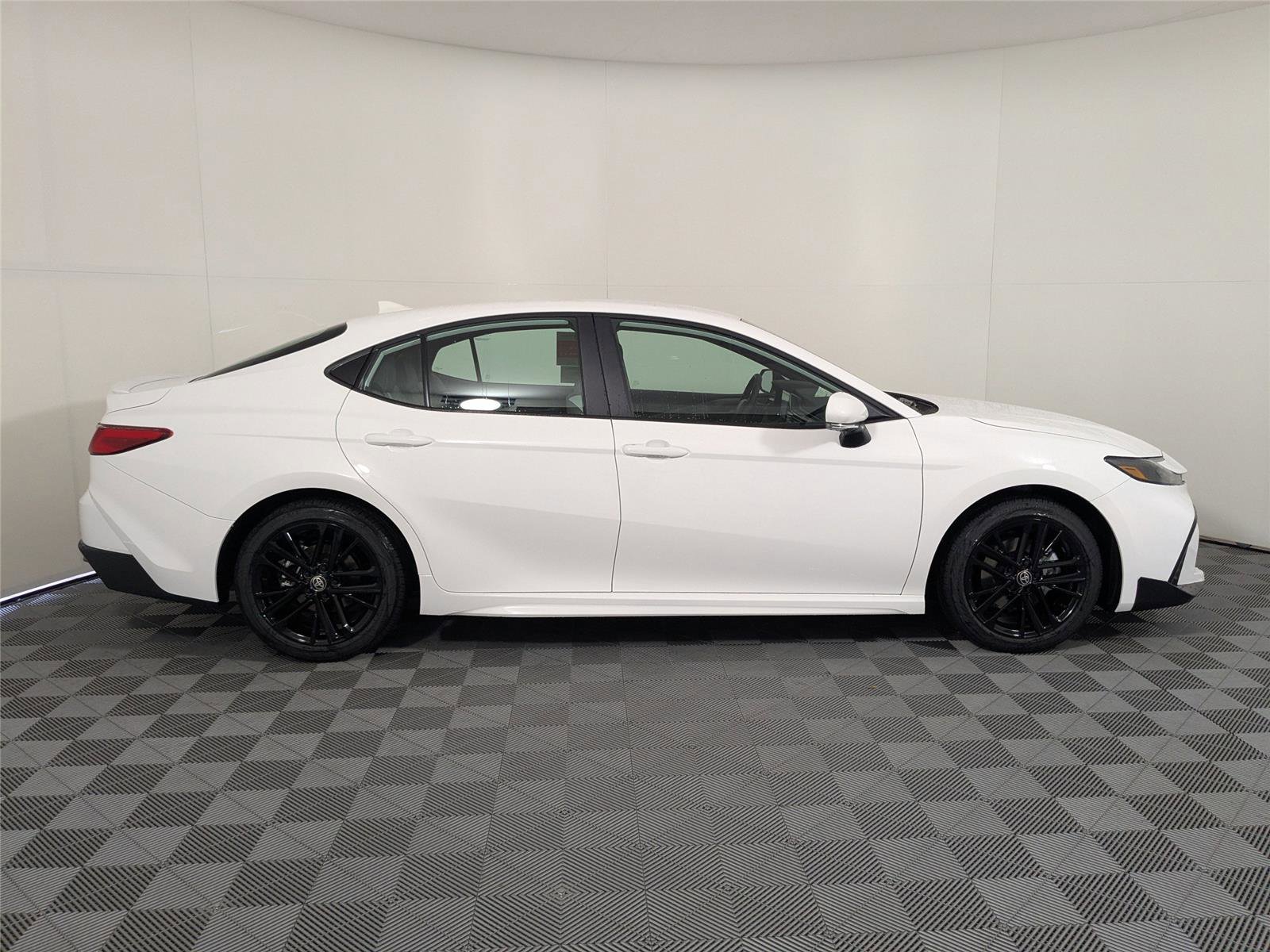 New 2026 Toyota Camry SE image 21