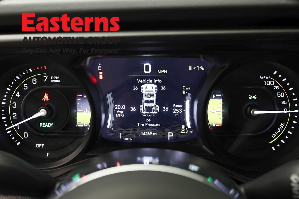 Used 2025 Jeep Wrangler Unlimited Sahara AWD/4WD image 18