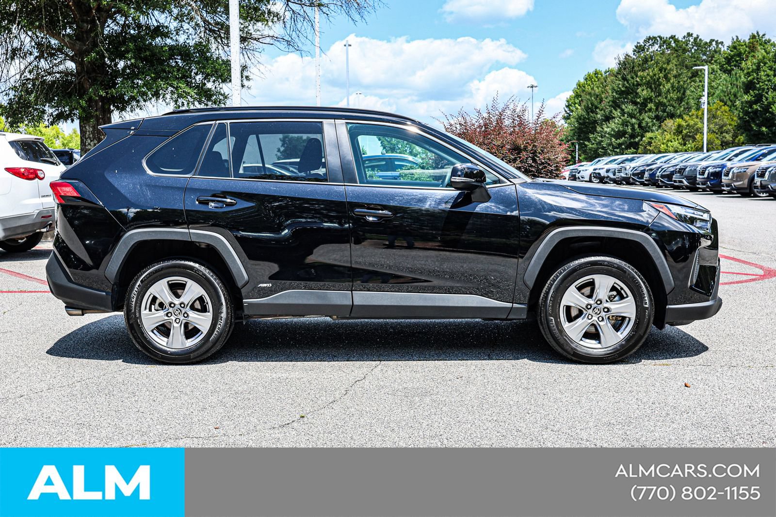 Used 2024 Toyota RAV4 LE AWD/4WD image 10
