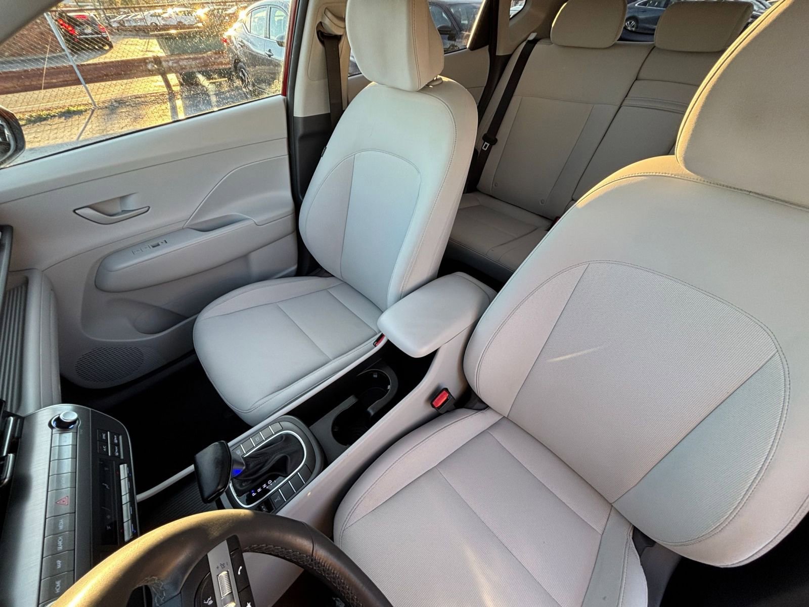 Used 2025 Hyundai Kona SEL image 36