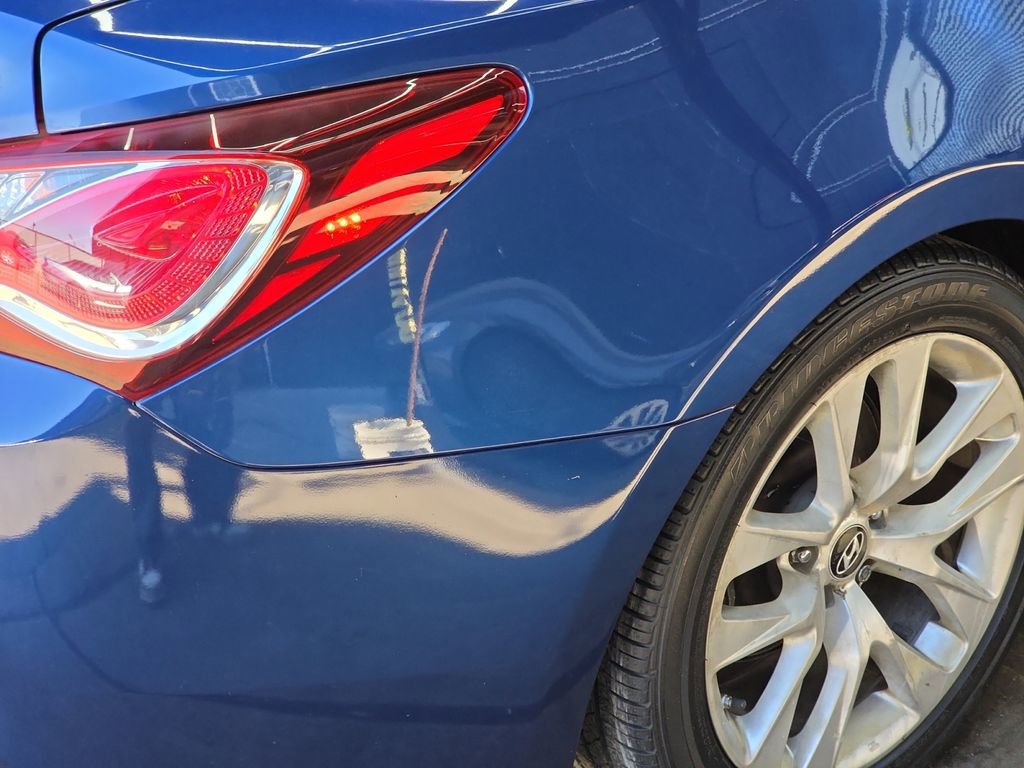 Used 2015 Hyundai Genesis 3.8 image 18