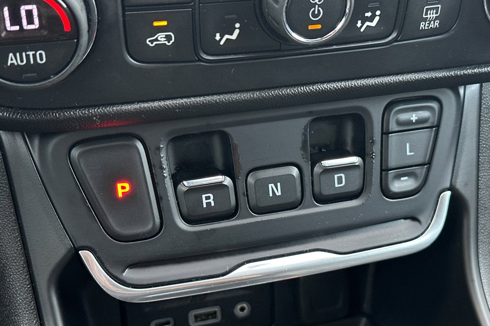 Used 2018 GMC Terrain SLT w/ Preferred Package image 23