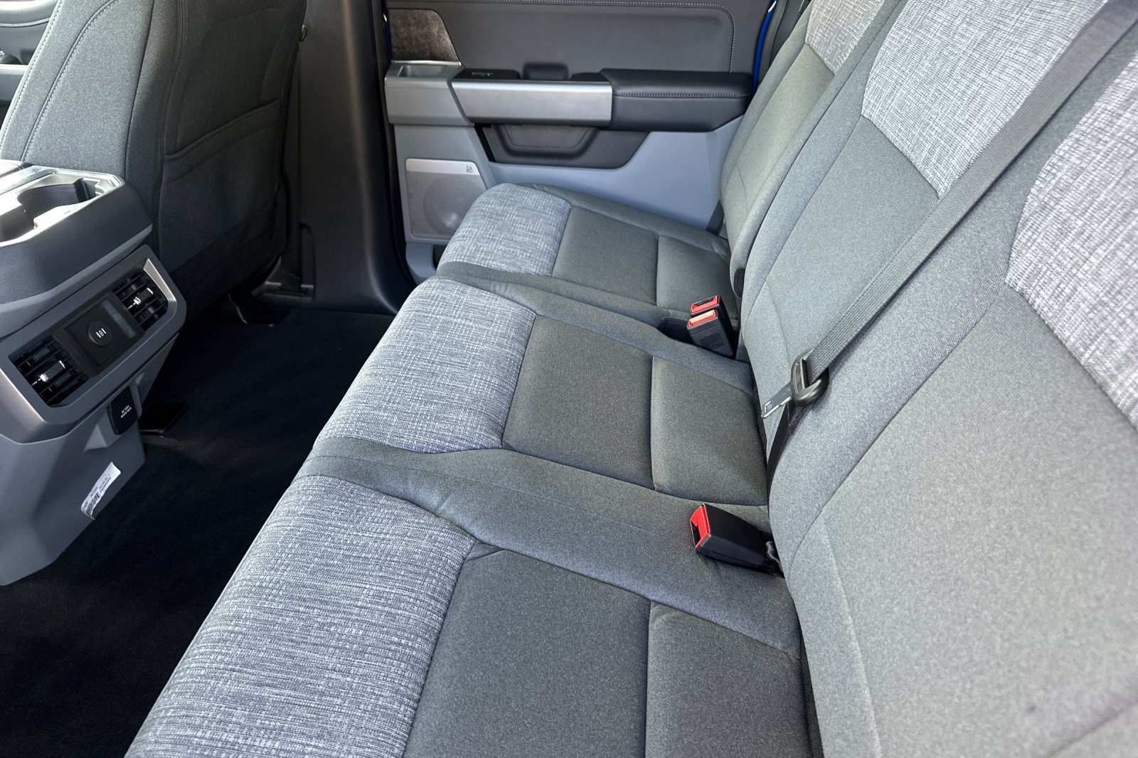 New 2026 Ford F250 XLT w/ XLT Premium Package AWD/4WD image 12