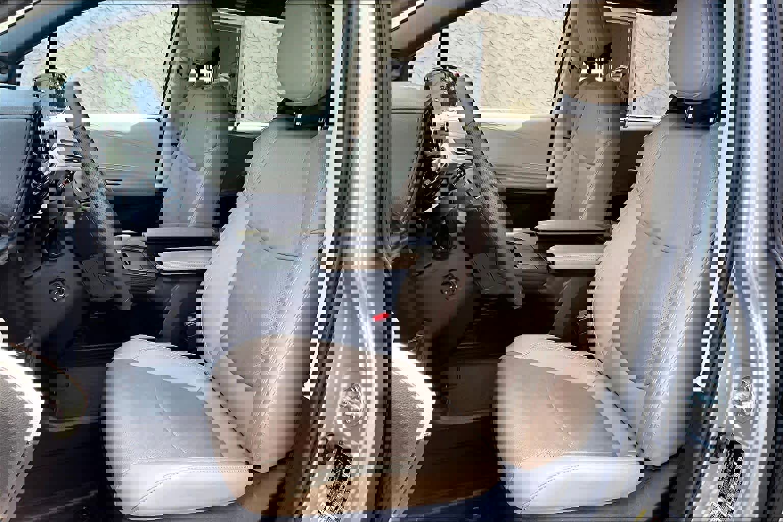 Certified 2024 Toyota Sienna Limited FWD image 8