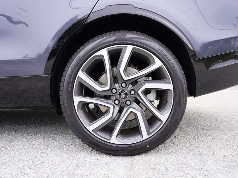 New 2024 Land Rover Discovery Dynamic SE AWD/4WD image 6
