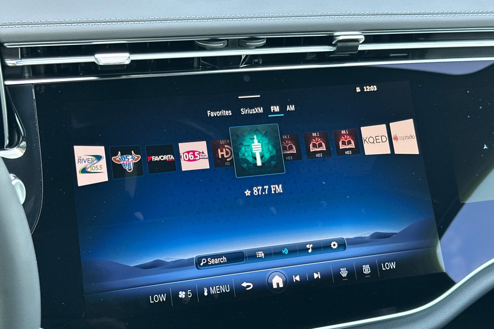 New 2025 Mercedes-Benz E 350 Sedan image 17