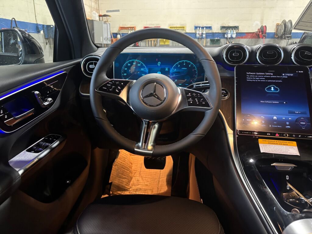 New 2026 Mercedes-Benz GLC 300 4MATIC image 2