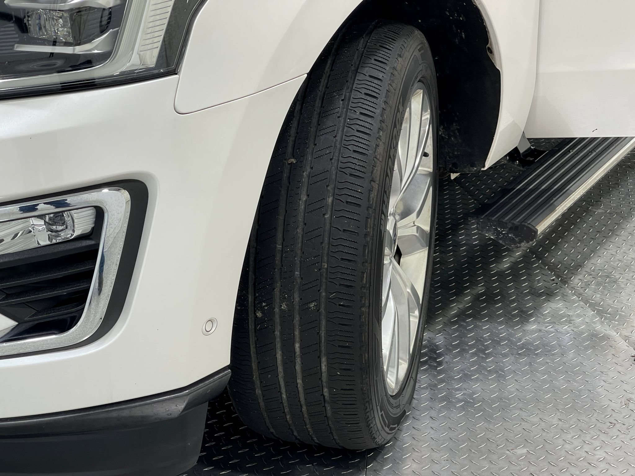 Used 2019 Ford Expedition Limited w/ Equipment Group 302A AWD/4WD image 37
