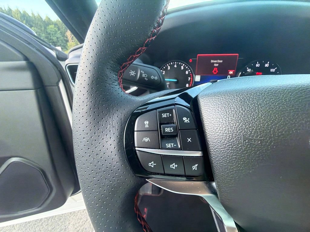 Used 2023 Ford Explorer ST-Line AWD/4WD image 38