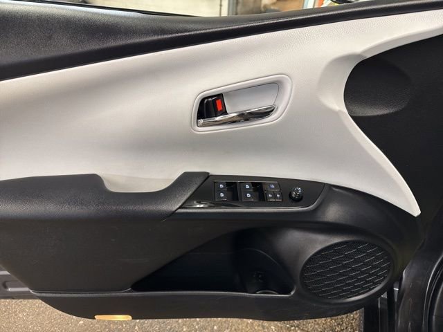 Used 2017 Toyota Prius Prime Advanced image 10