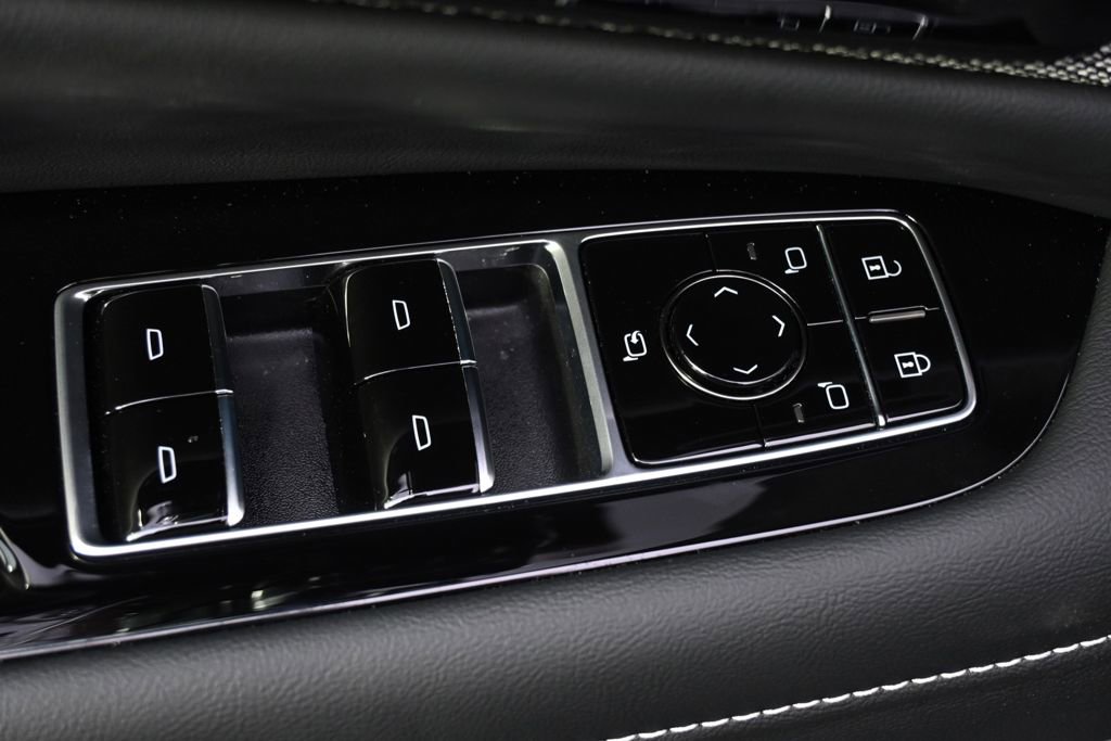 New 2026 Cadillac Optiq Sport 2 w/ LPO, Floor Liner Package image 23