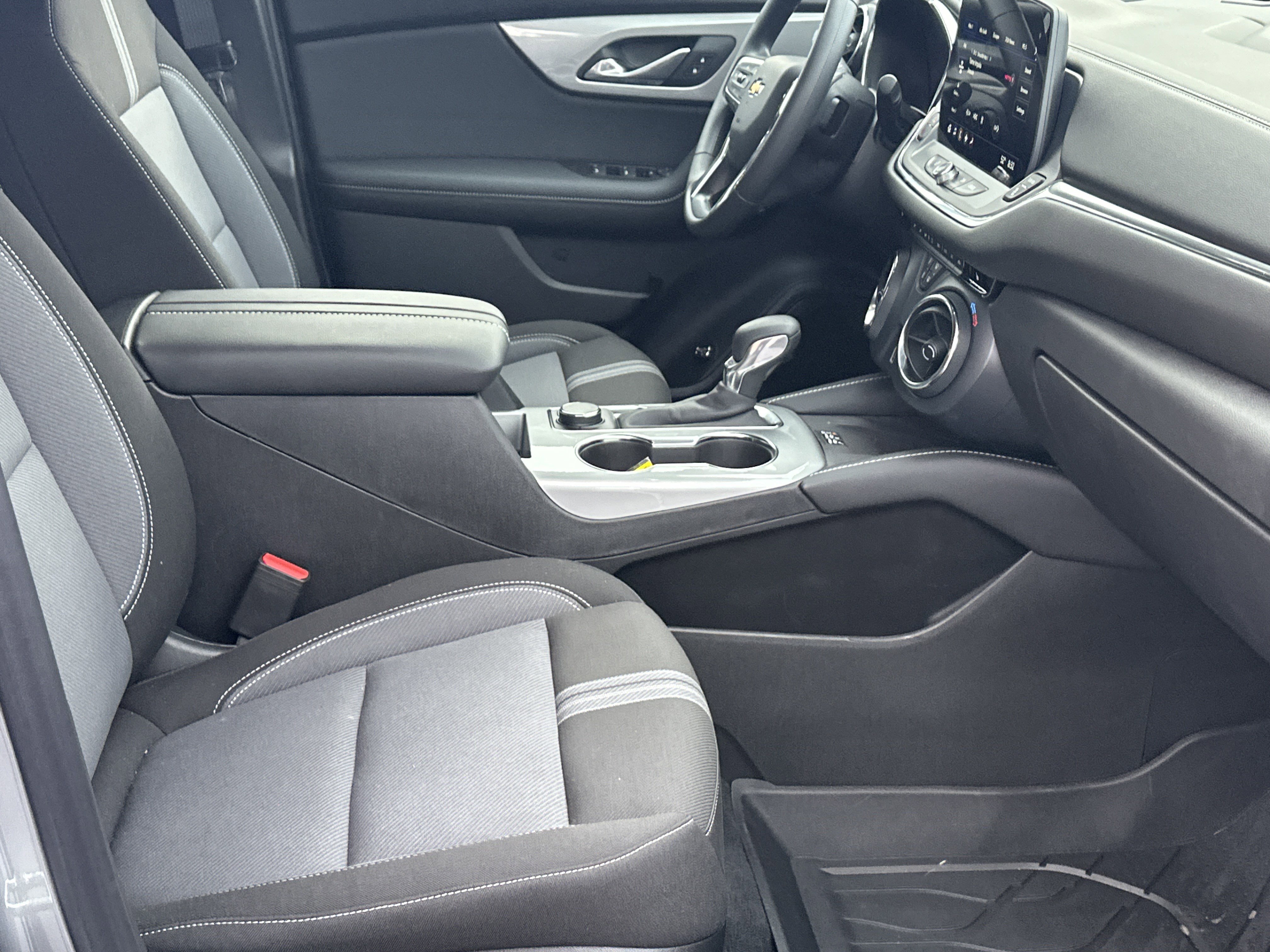 New 2025 Chevrolet Blazer LT w/ Convenience Package FWD image 15