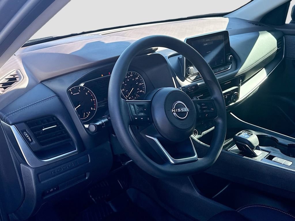 Used 2023 Nissan Rogue S image 20