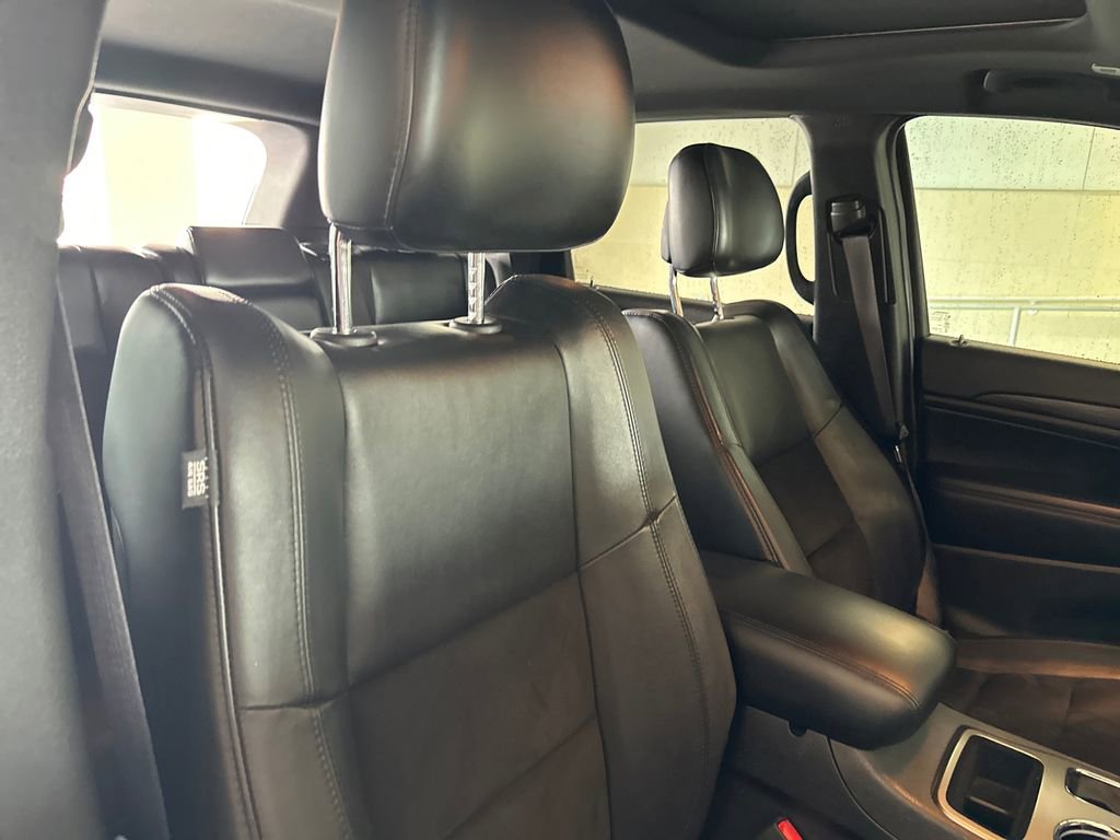 Used 2020 Jeep Grand Cherokee Altitude AWD/4WD image 36