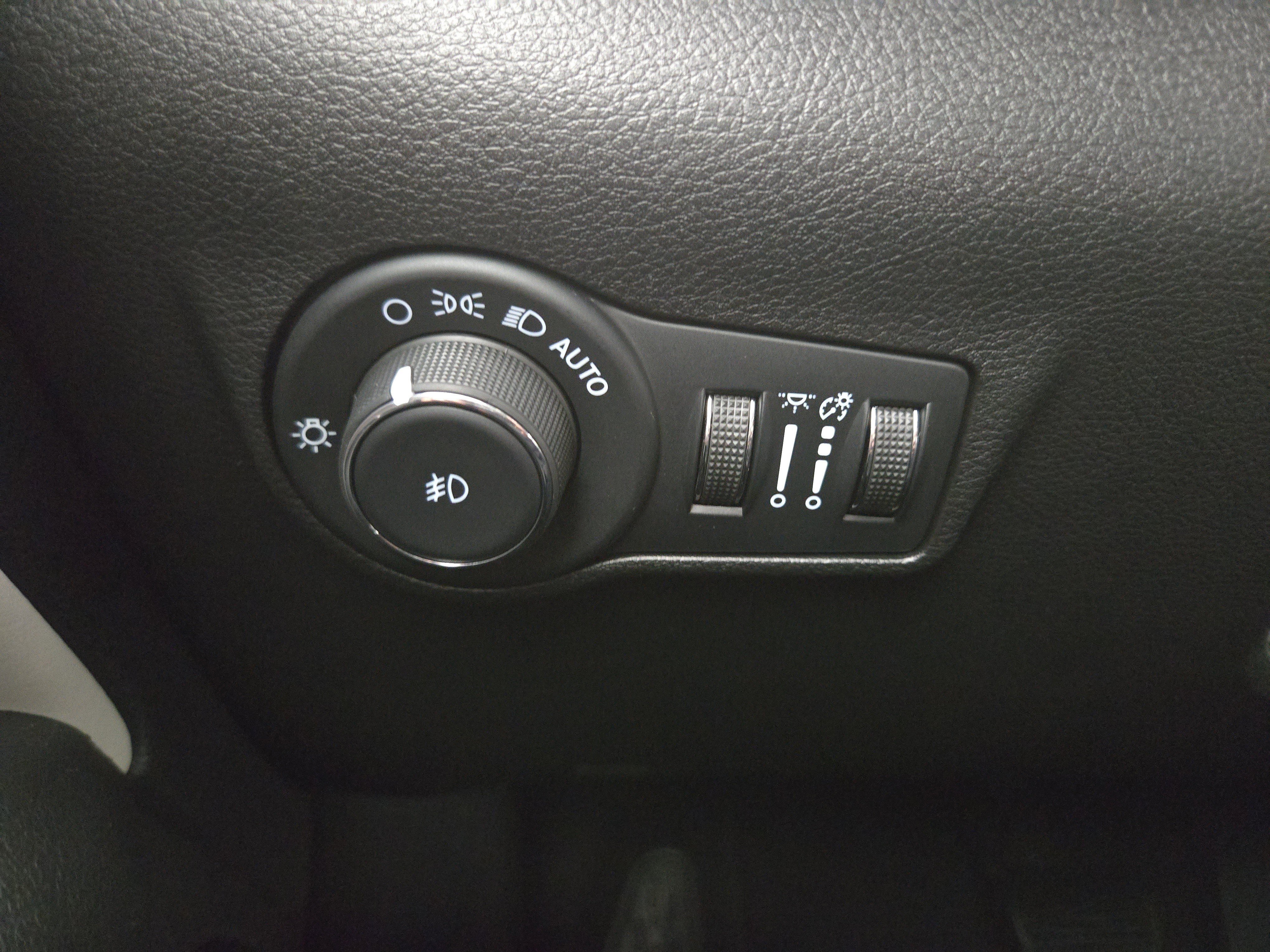 Certified 2022 Jeep Compass Limited image 27