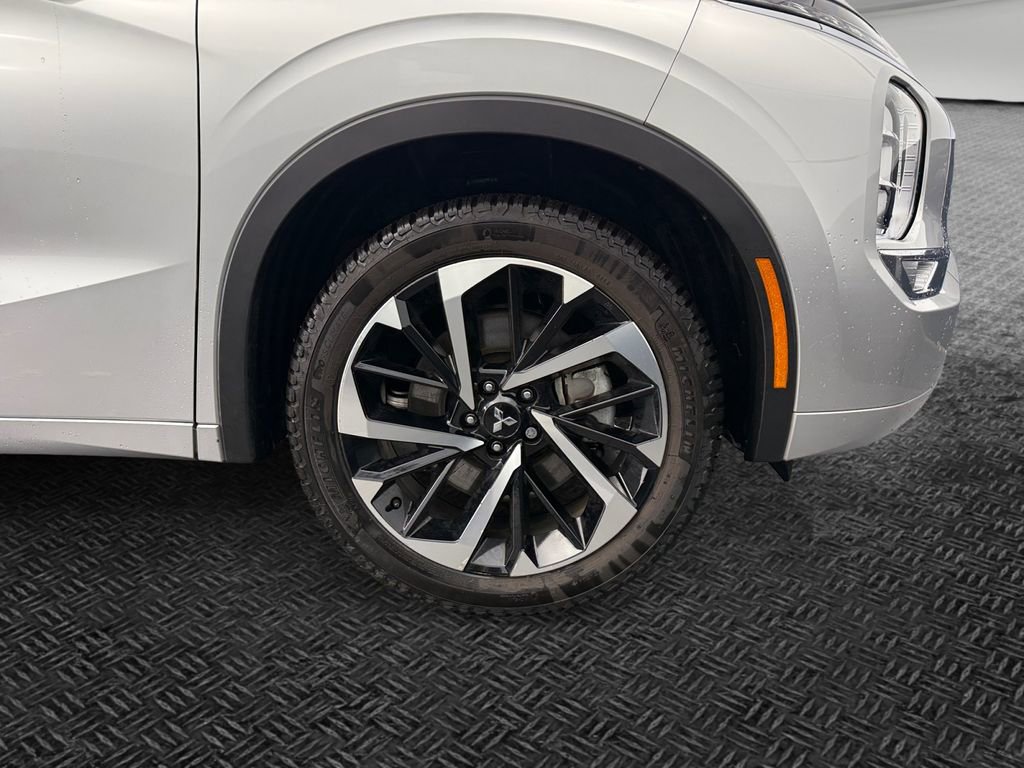 Used 2023 Mitsubishi Outlander SEL image 11