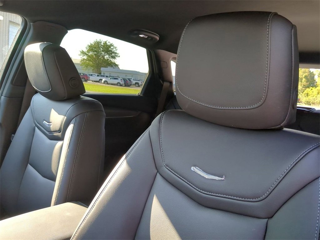 New 2025 Cadillac XT5 Luxury image 18