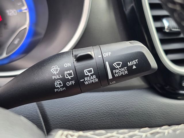 Used 2024 Chrysler Pacifica Touring-L image 40