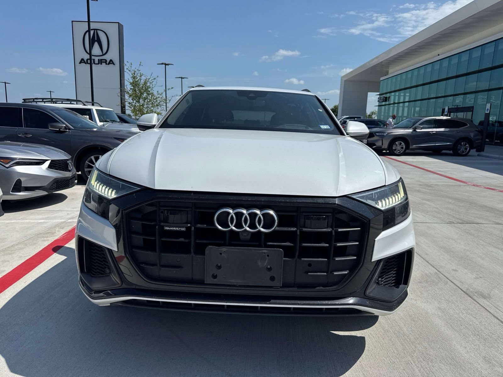 Used 2019 Audi Q8 Prestige w/ Adaptive Chassis Package AWD/4WD image 2