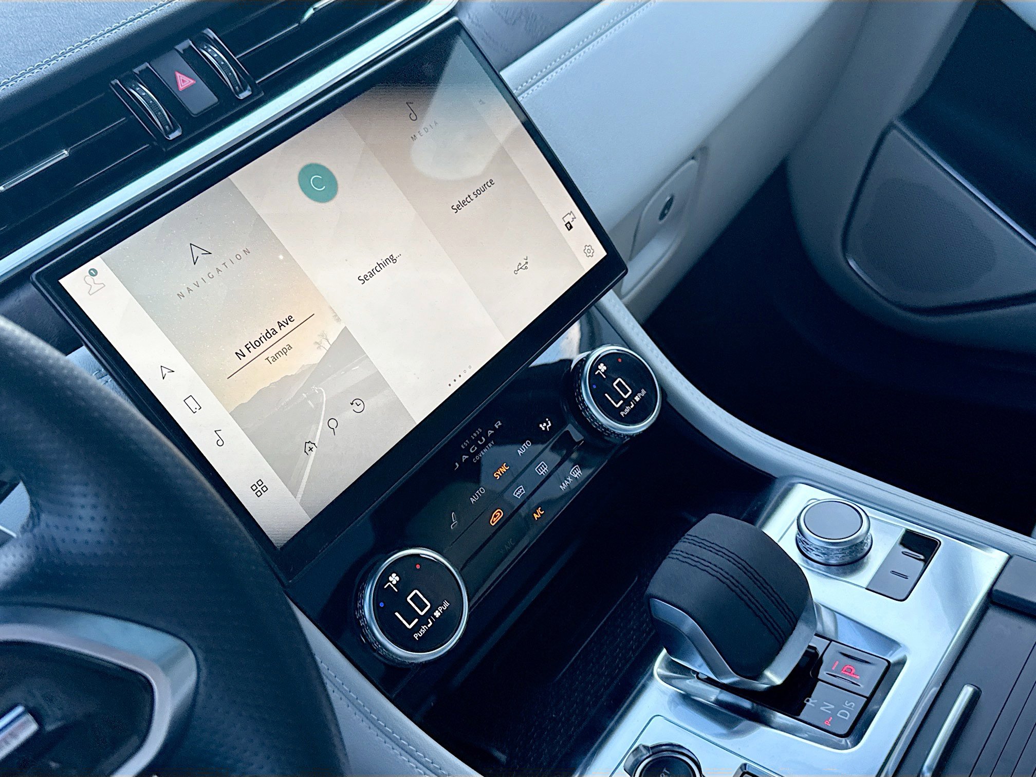 Used 2023 Jaguar F-PACE R-Dynamic S image 28