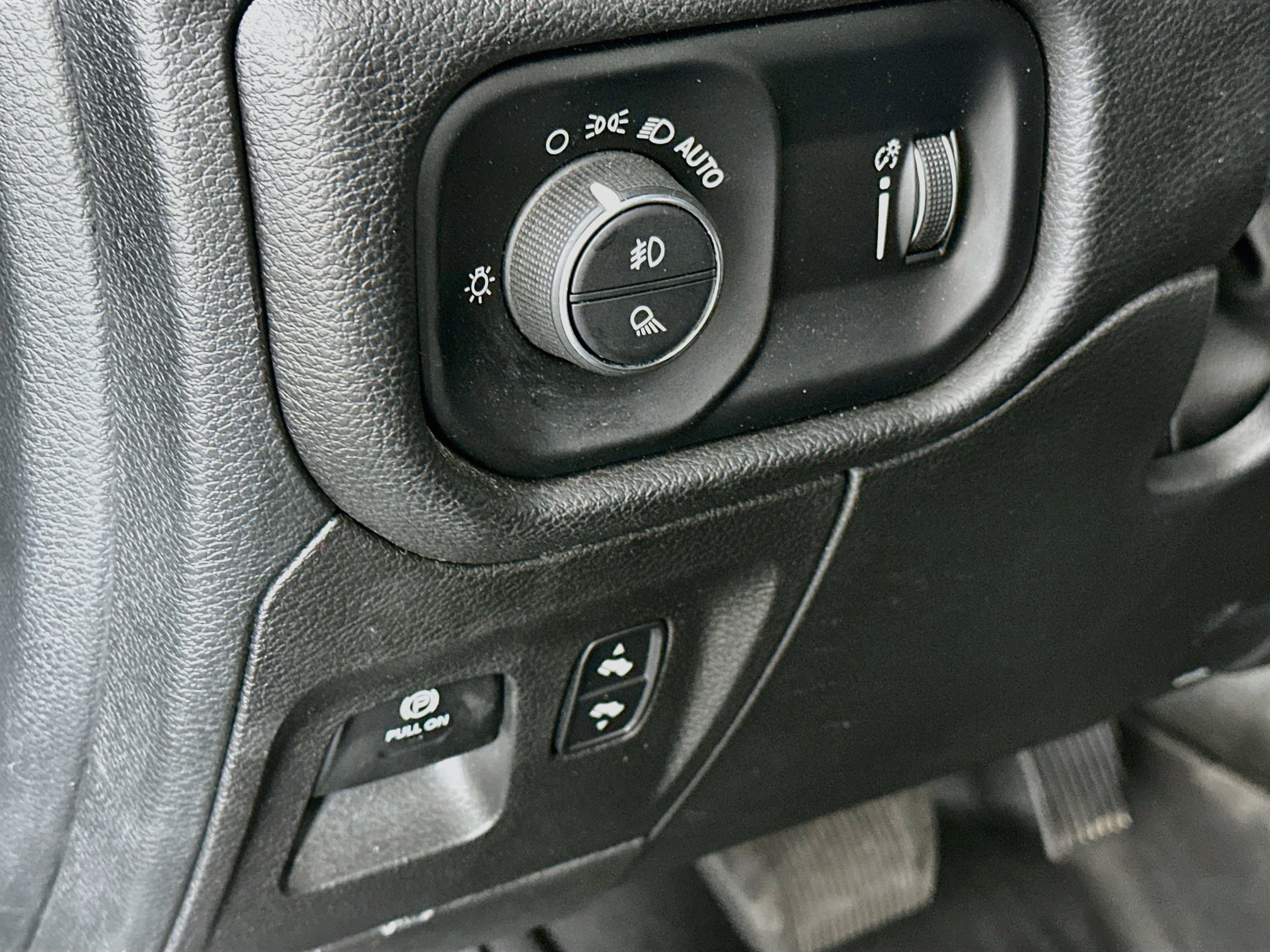 Used 2022 RAM 1500 Big Horn AWD/4WD image 16